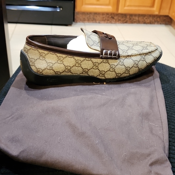 Men\'s Gucci loafers size 8 1/2 main image 5